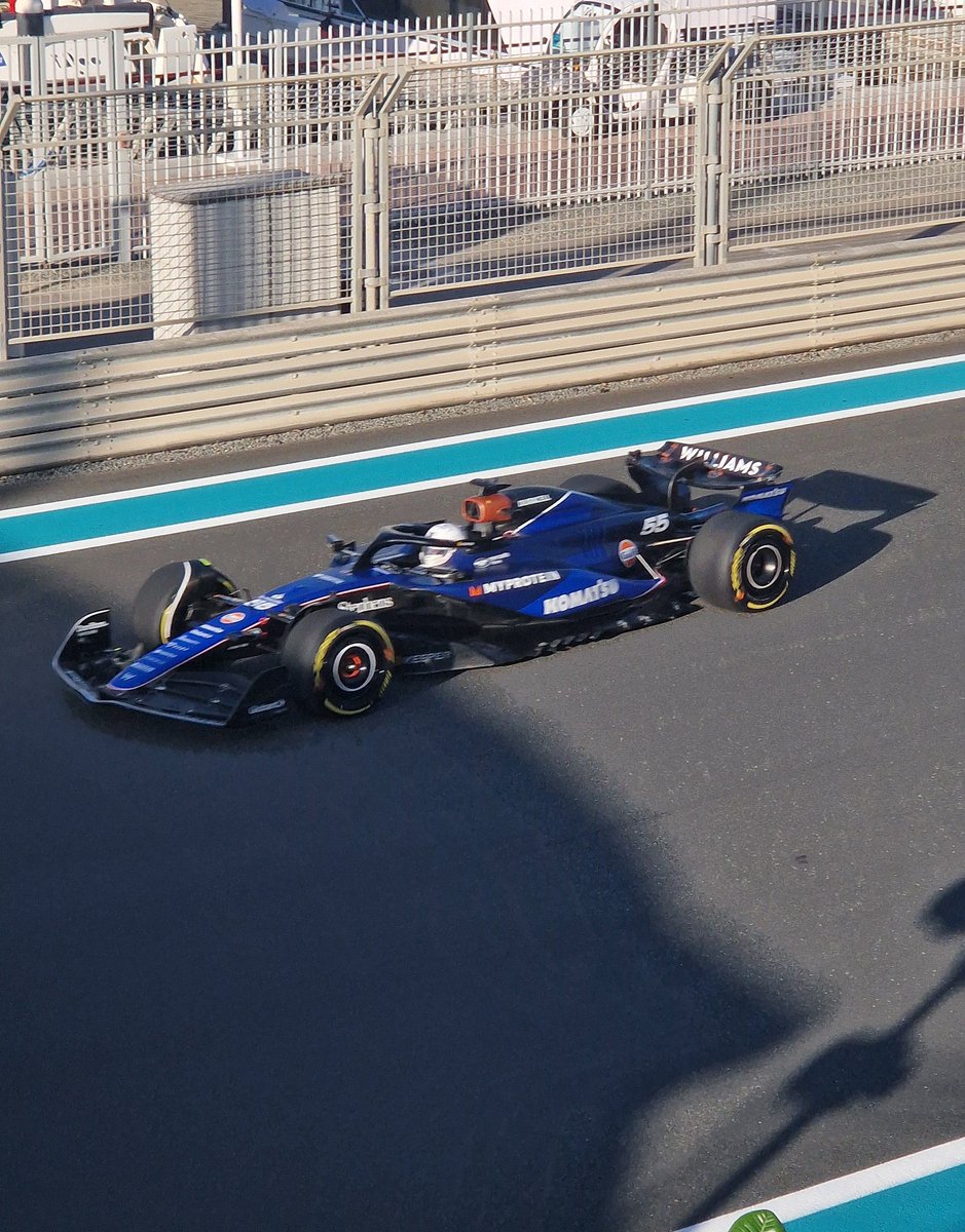 SAINZLOVERS's tweet photo. CARLOS IN A WILLIAMS. https://t.co/ZFzhP7Anfr