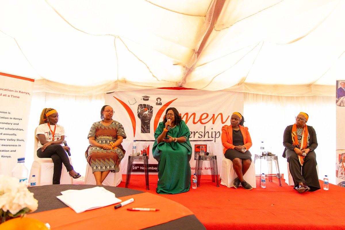 NjengaOyoo's tweet photo. We had a chance under the #WezeshaKike program to hold the Women in Leadership Forum (WiL) which brought together great women and @CMETrust female scholars to a conversation around bridging gender barriers, empowering women and transforming communities. #WiLForum https://t.co/o4pd1NTCQ5