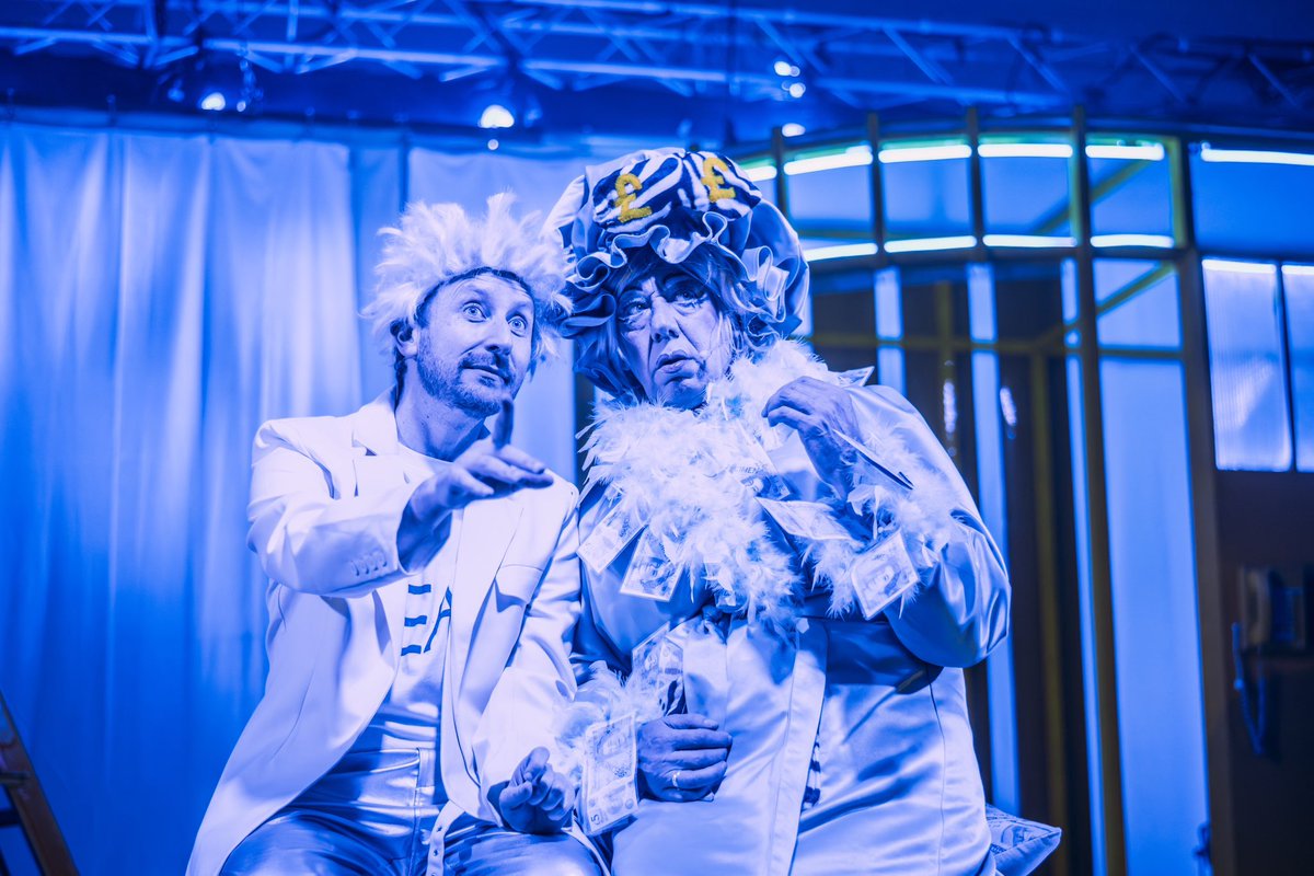 wonder_fools's tweet photo. 1/2 📣 A first look at A CHRISTMAS CAROL by Robbie Gordon &amp; Jack Nurse

⭑ ⭑ ⭑ ⭑ - The Scotsman

This warm-hearted &amp; entertaining show is filled with original songs, belly laughs &amp; festive fun for all ages.🎄

🎁 Corn Exchange, Haddington
6 - 14 Dec

🎟️ https://t.co/cV714gZ9RM https://t.co/0PEOkUctdw