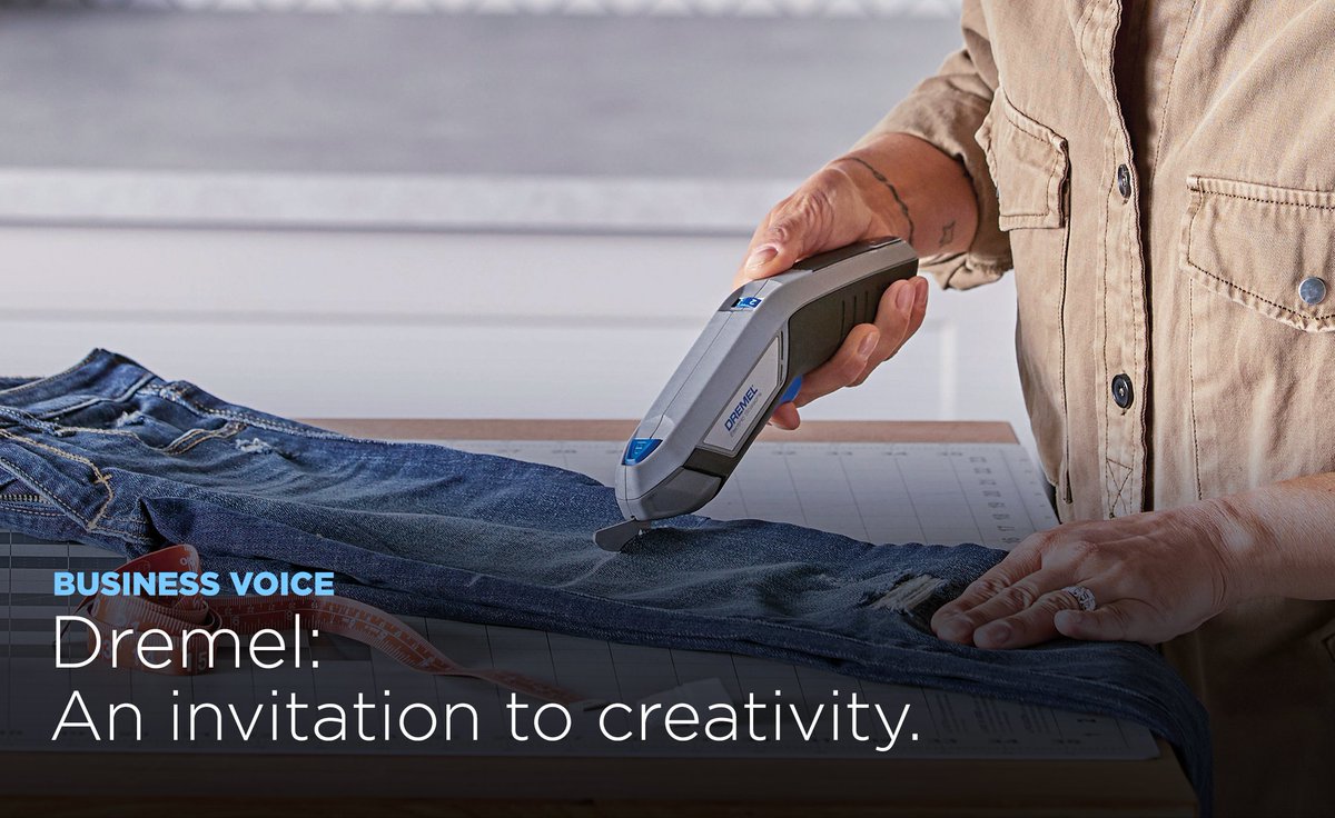 With 15 days until Christmas, wrapping can feel chaotic—tape everywhere, scissors nowhere. We present you Cordless Oscillating Multi-Tool Kit by Dremel: precise, ergonomic, and ready for any DIY or wrapping task!