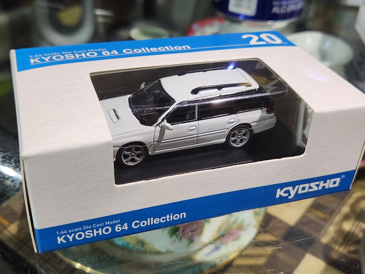 detective_hiro7's tweet photo. ダメ元で6店舗目に向かい…
念願のBG5 白をGET!
#BG5
#KYOSHO64Collection
#ファミマ https://t.co/u1qhJYih1g