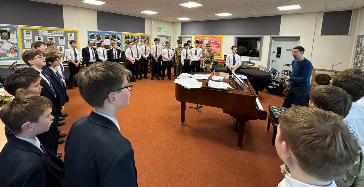 MusicDeptBGS's tweet photo. Many thanks to @AndrewNunn_ and @NYCNI_  for a recent choral workshop in the BGS music department that challenged and inspired our singers. https://t.co/Q2L0grwIqm