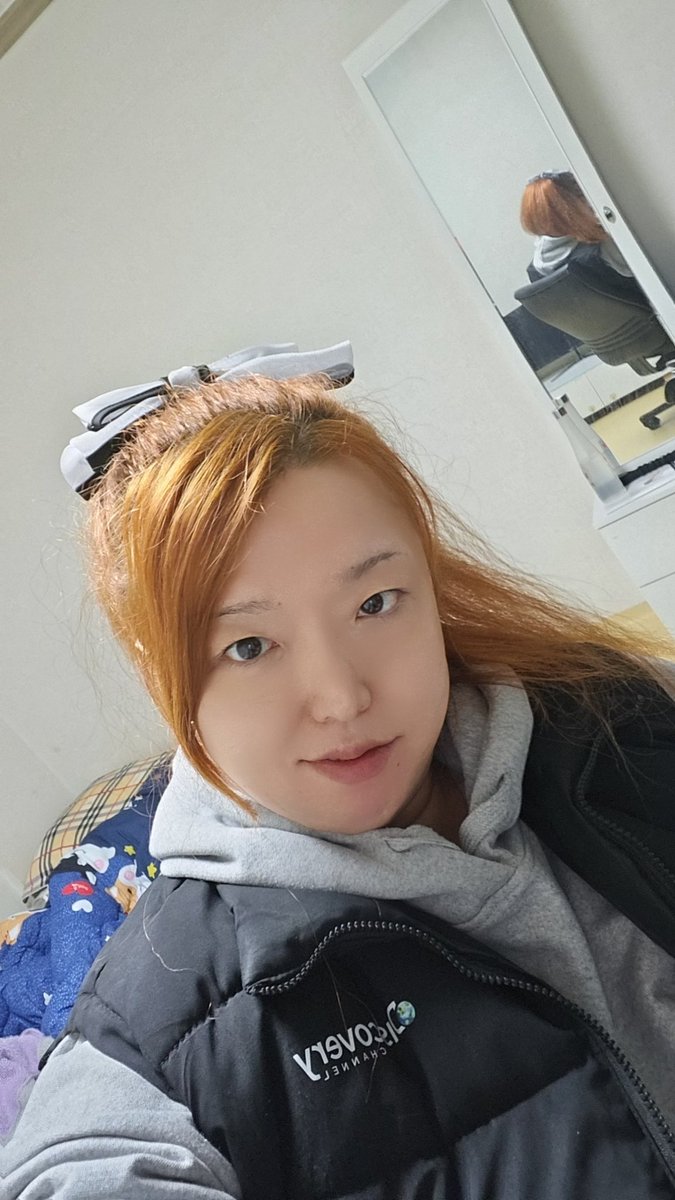 나 존나 잘살고있다

긴잠수지만 ㅋ집순이지만

다이어트하면서 겜폐인되면서. ㅋ

존나잘살고 있다 -17키로이다 

나블소폐인됬다 ㅋ 같이할사람 ㅋ

여튼 잘살고있다 ㅋ. 생존신고 끝!!!

to be continued . . . .