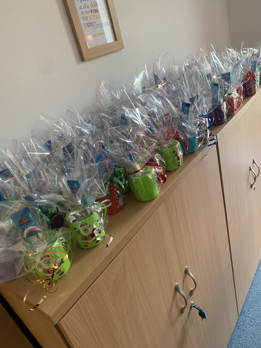 Santa’s little helps are busy in his workshop 🧑‍🎄🎁 🧝