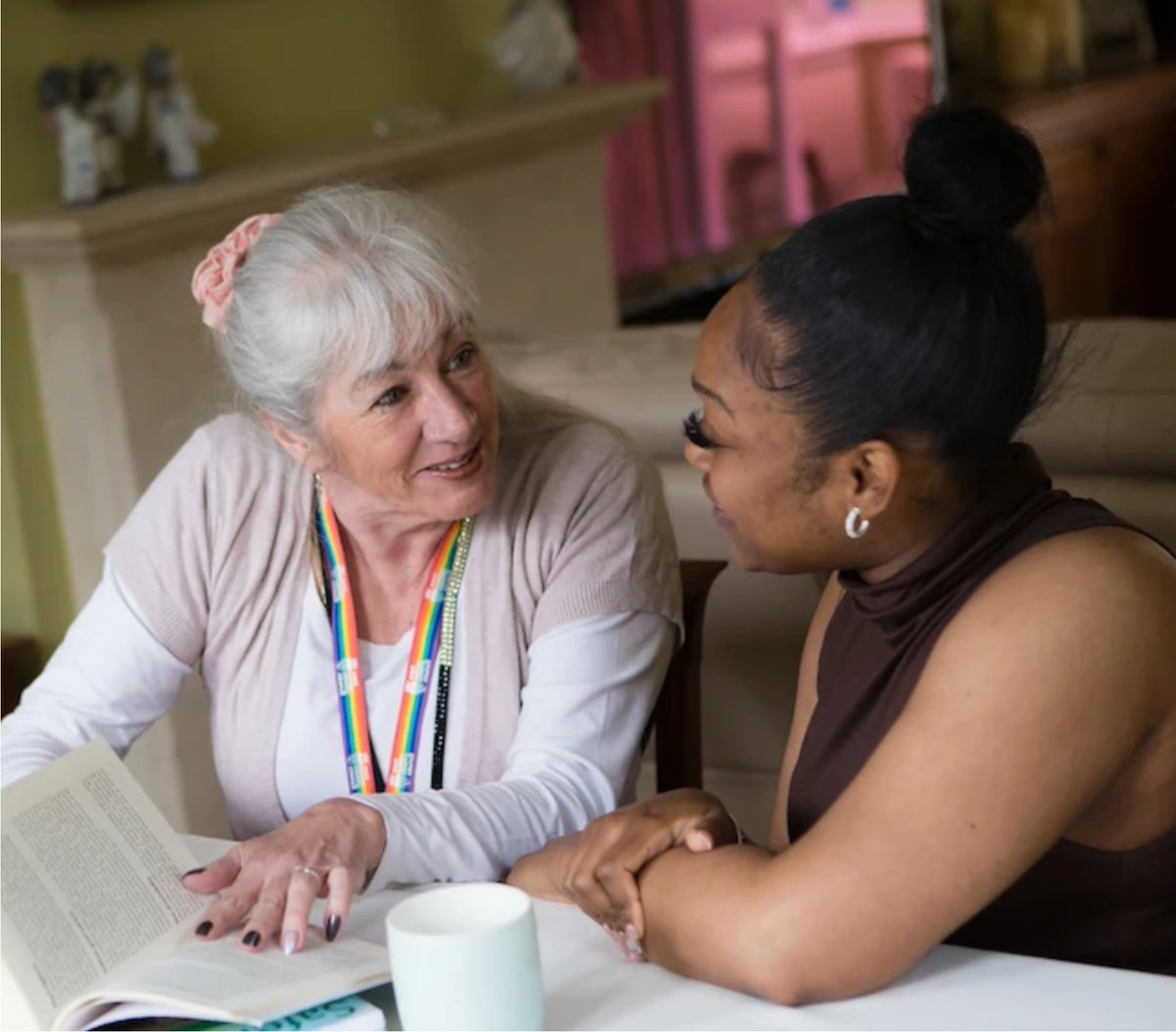 FosterWSCC's tweet image. To explore more about the benefits of fostering with us as a local authority, please visit ➡️ fosteringwestsussex.org.uk/why-foster-wit…