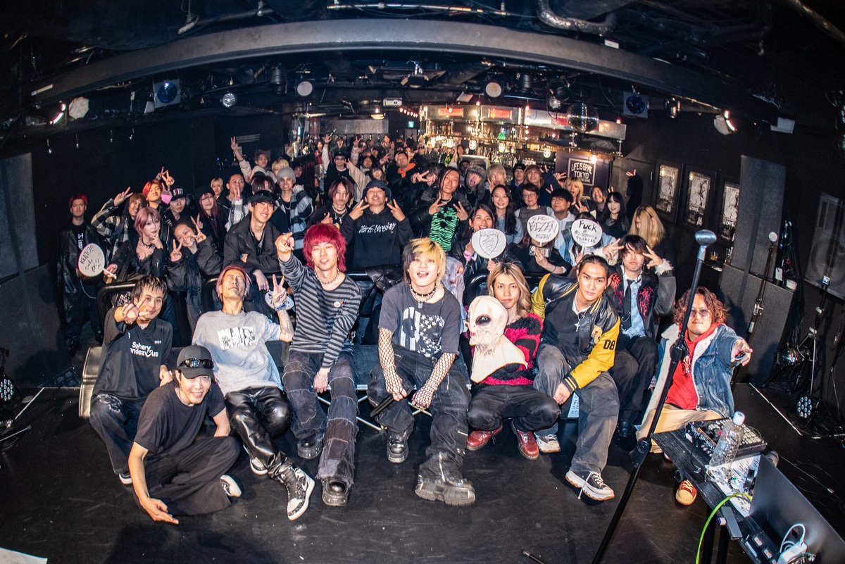 BIZENワンマン
ありがとうございました⚡️

これからも着いてきてね
どこまでもつれてくよ🖤