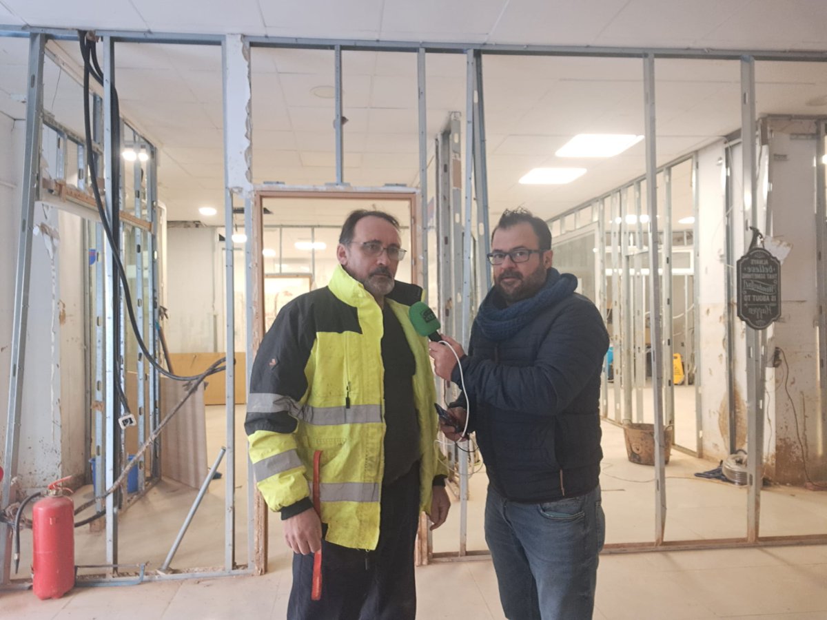 ocvalladolid's tweet photo. 🔴En #MasdeUnoCyL hablamos de la reconstrucción de una academia de Inglés con su dueño el soriano, Gustavo Álvarez 

👉"Excepto las pareces perimetrales, el resto hay que hacerlo todo. Cuando vino la riada los tabiques y el mobiliario quedaron destrozados" https://t.co/X5tIvpvEfW