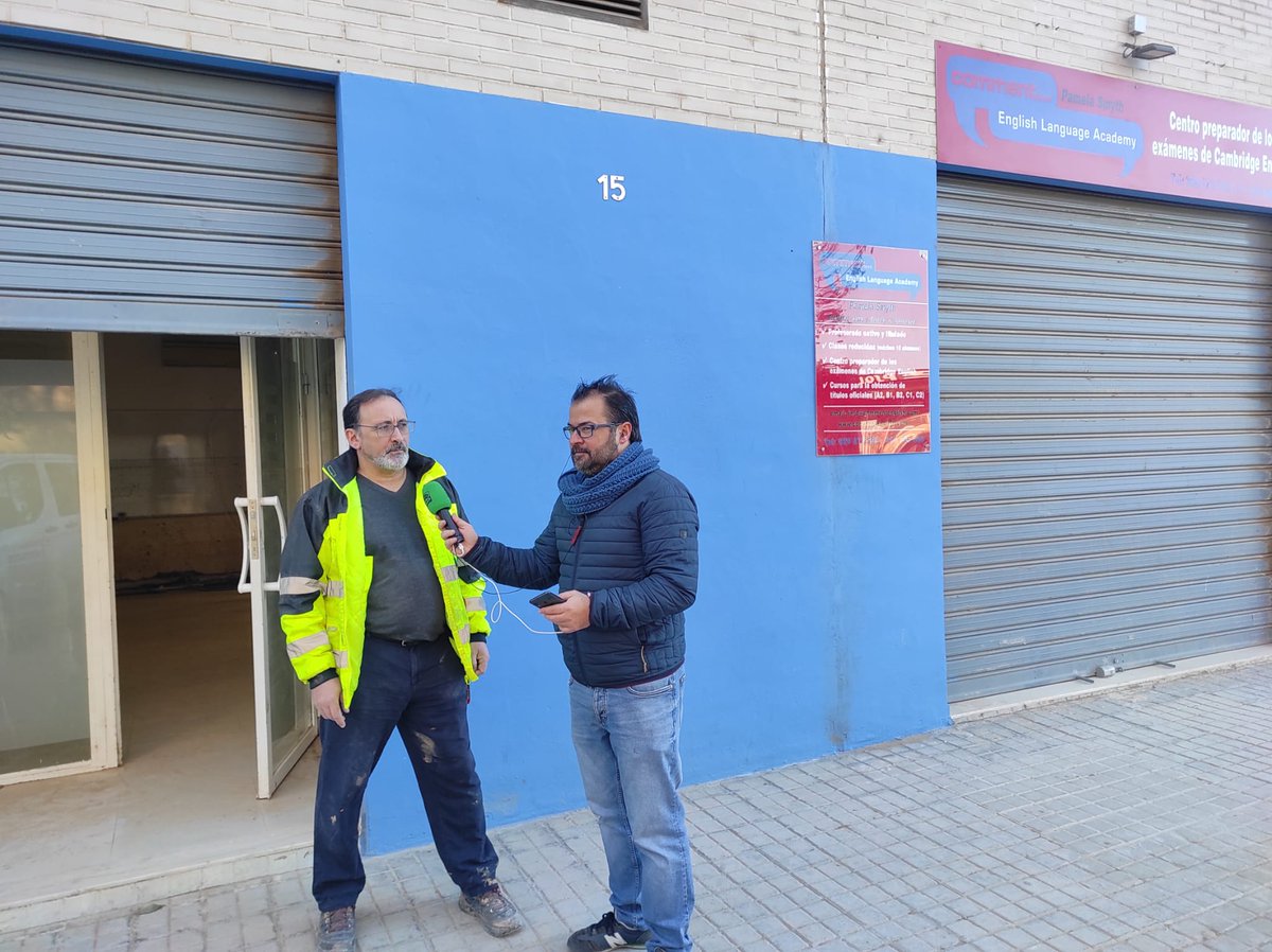 ocvalladolid's tweet photo. 🔴En #MasdeUnoCyL hablamos de la reconstrucción de una academia de Inglés con su dueño el soriano, Gustavo Álvarez 

👉"Excepto las pareces perimetrales, el resto hay que hacerlo todo. Cuando vino la riada los tabiques y el mobiliario quedaron destrozados" https://t.co/X5tIvpvEfW
