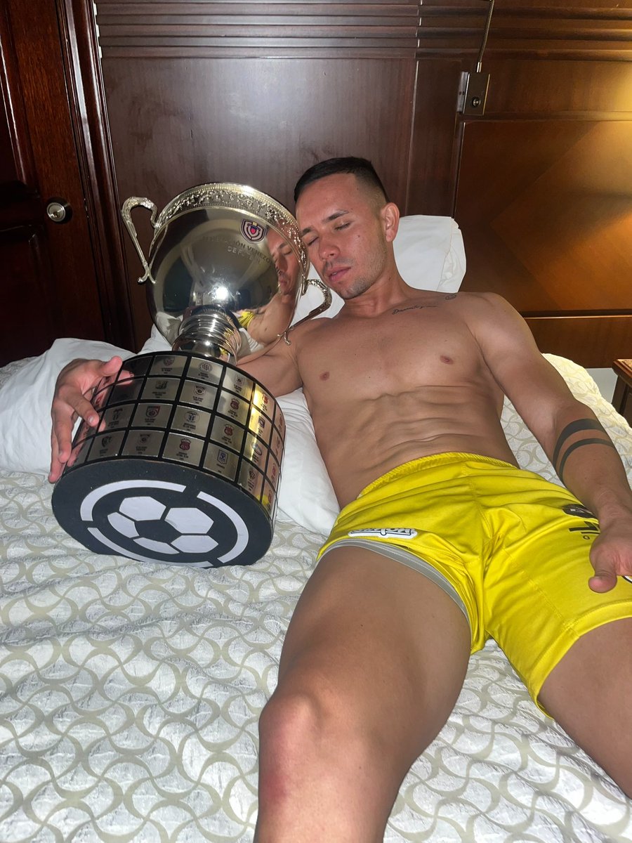 BUENOS DIAS🤩🌟🏆. Ahora si objetivo completamente logrado✔️💛🖤
