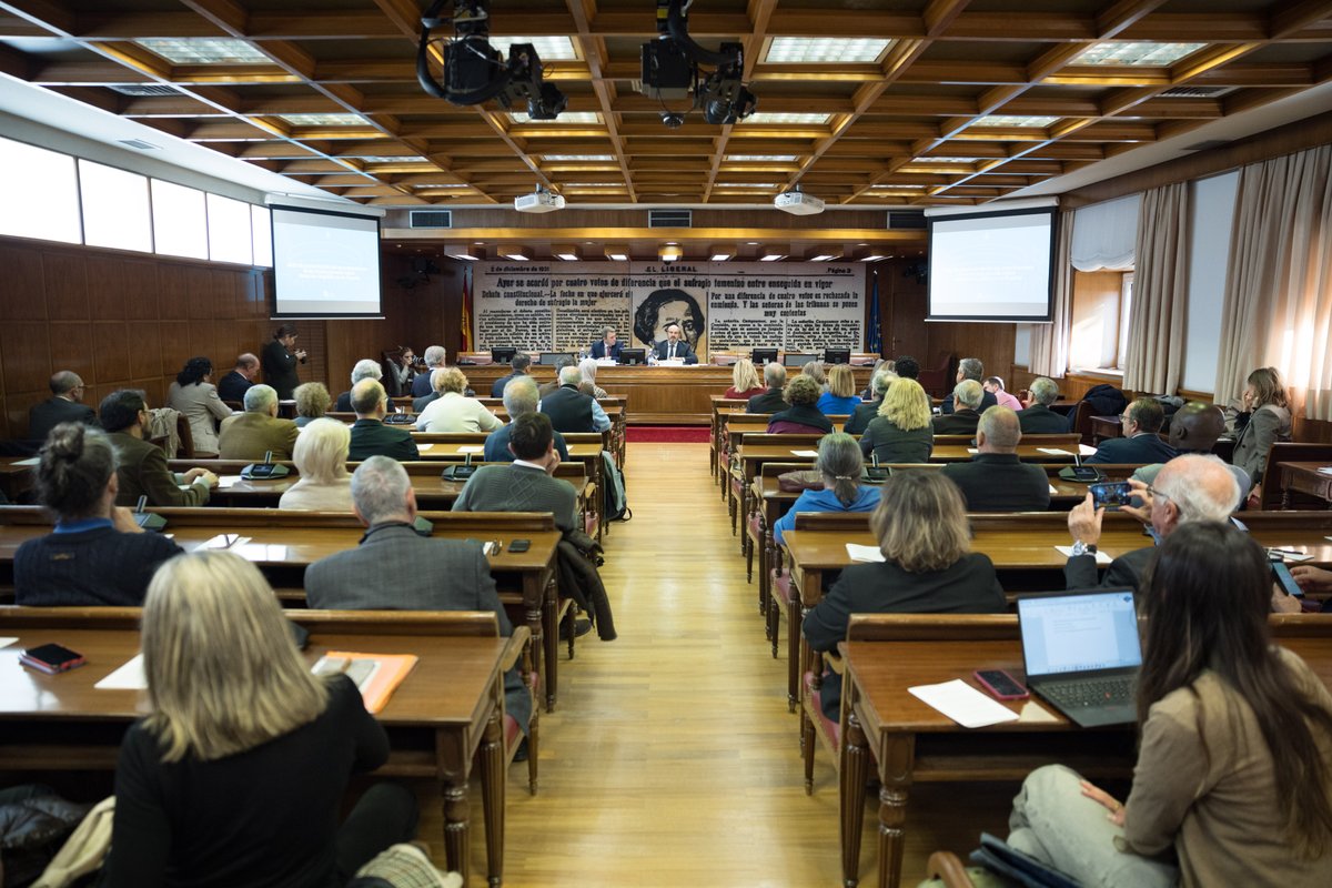 Senadoesp's tweet photo. 🏛️ El presidente de la Cámara Alta, ha inaugurado esta mañana el acto de presentación de las conclusiones de la I Jornada sobre los Derechos Lingüísticos en España.

📷 https://t.co/FS73ZIhOTM

📰 Noticia: https://t.co/rQJbz2tWvW https://t.co/pA2l2QAOGz