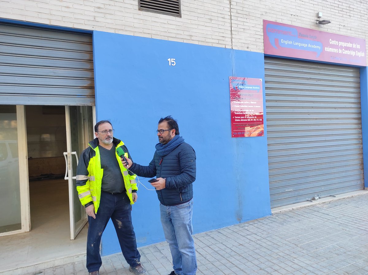 ocvalladolid's tweet photo. 🔴En #MasdeUnoCyL hablamos de la reconstrucción de una academia de Inglés con su dueño el soriano, Gustavo Álvarez 

👉"Excepto las pareces perimetrales, el resto hay que hacerlo todo. Cuando vino la riada los tabiques y el mobiliario quedaron destrozados" https://t.co/X5tIvpvEfW
