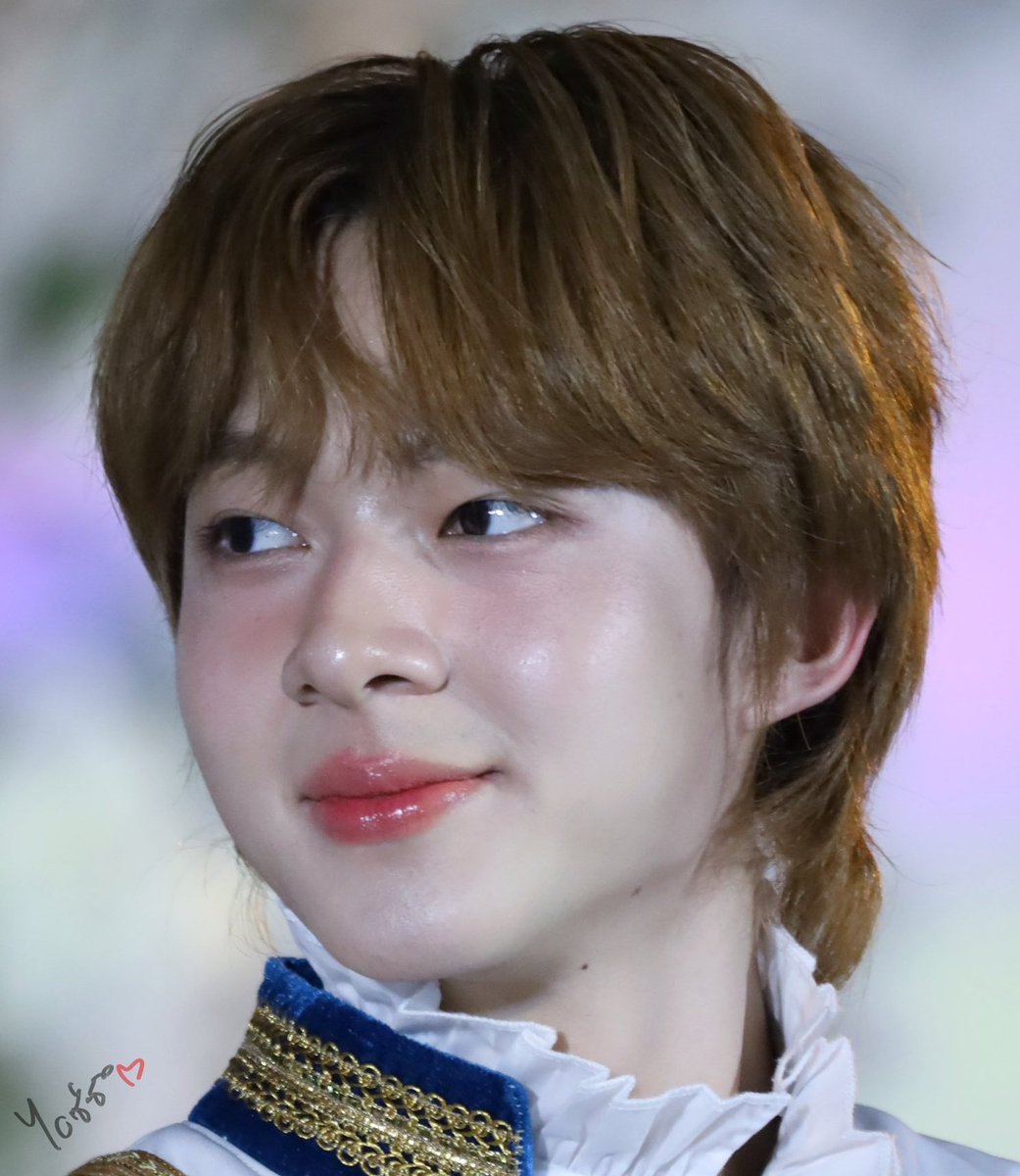 น่ารักจัง แก้มแดงอมชมพูเหมือนมะเขือเทศเลย 🍅