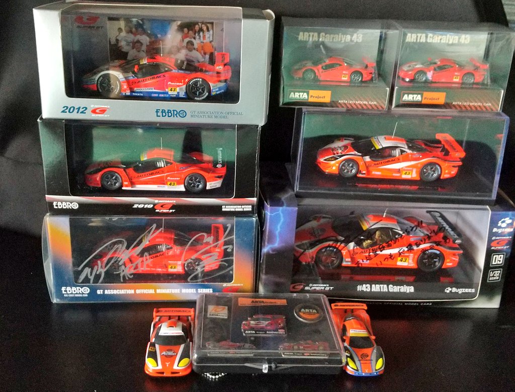 KyGaraiya's tweet photo. ARTA Garaiya 2005年仕様の
モデルカーのこの間買いました!!
ガライヤのミニカーが結構集まったので全部撮ってみました!
やはり一番大好きな車は最高です!!
中でも2009仕様は何と
新田守男選手からの
誕生日プレゼントなので
格別です!!
#ARTA #ガライヤ #オートバックス
#Garaiya https://t.co/9qdop5Kq4f