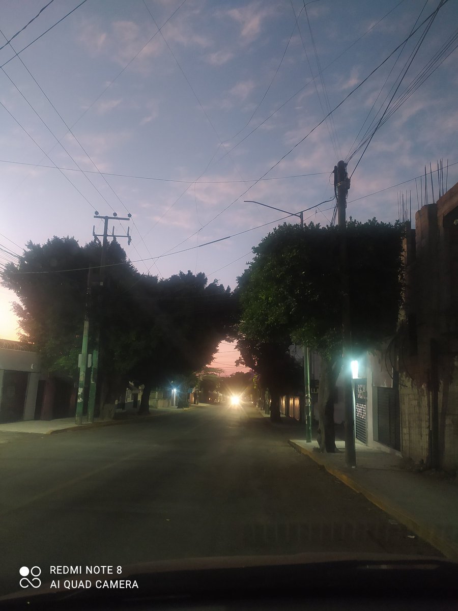 #DespiertoyAgradezco por los amaneceres <a href="/YODEBUENAS/">Miguel Barrientos Mx</a>  <a href="/La99fm/">La 99 FM</a>