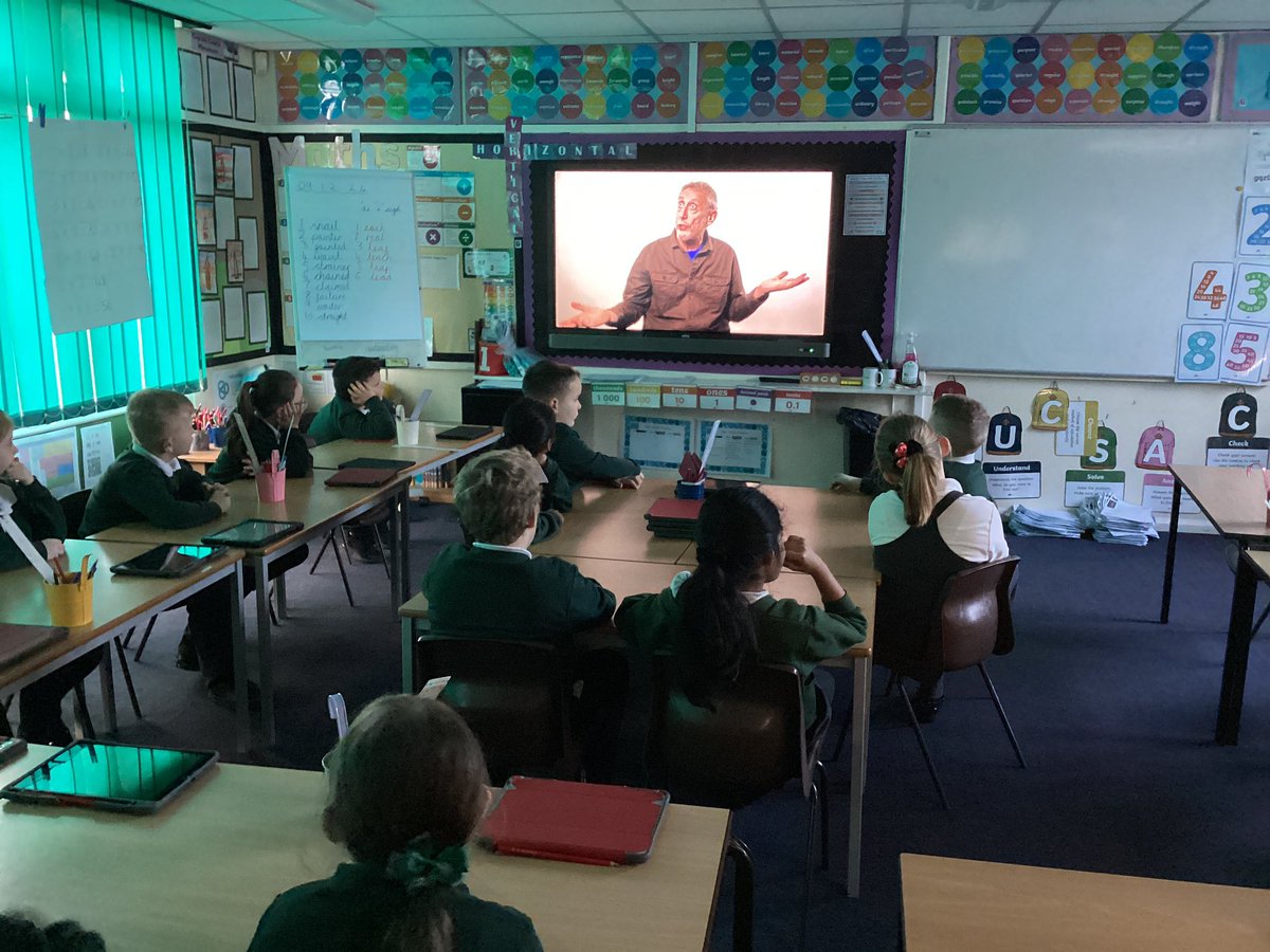 BaderPrimary's tweet photo. Year 3 have been exploring different types of poetry in #BaderWriting this morning. They listened to poems by Michael Rosen and discussed the way different poems can be read aloud. #RRS #Article13 😁👏⭐️ https://t.co/bPK5uhJXkt