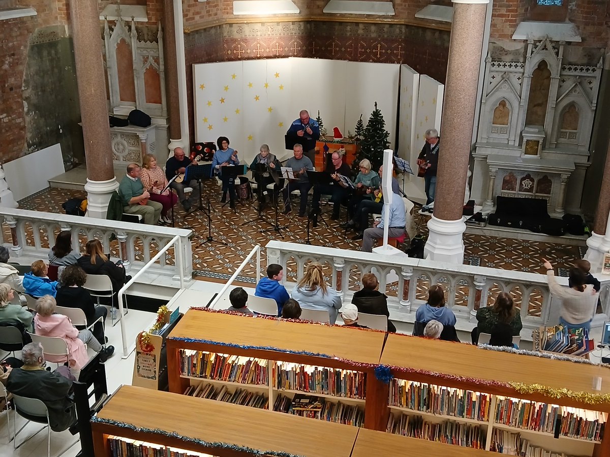 fingallibraries's tweet photo. Rush Dramatic Society Ukulele Group (UKERDS) entertained the appreciative audience for our ‘Meet Me at the Altar’ event at #RushLibrary on 7th December.
@fingalcoco #RushLibrary #MeetMeAtThe Altar #UKERDS https://t.co/JA4xQzGdLu