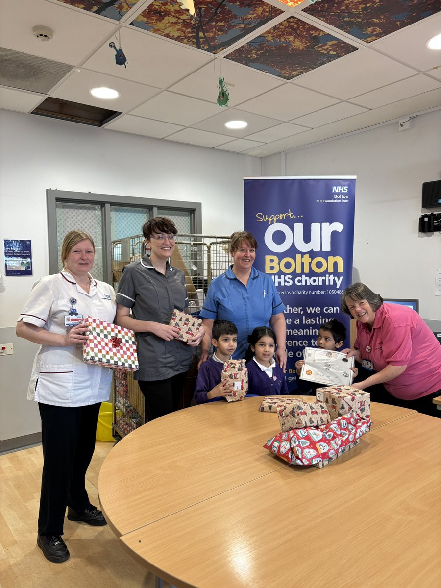 olive_bolton's tweet image. As part of our #WinterGiftProgramme EYFS and Year 1 families donated lots of toys to @boltonnhsft to spread some joy to the poorly children. #PupilLeaders help with the drop off!  #WeAreStar #KindnessMatters #SpreadJoy #Community #Bolton #Gifting #Respect #Service #Teamwork