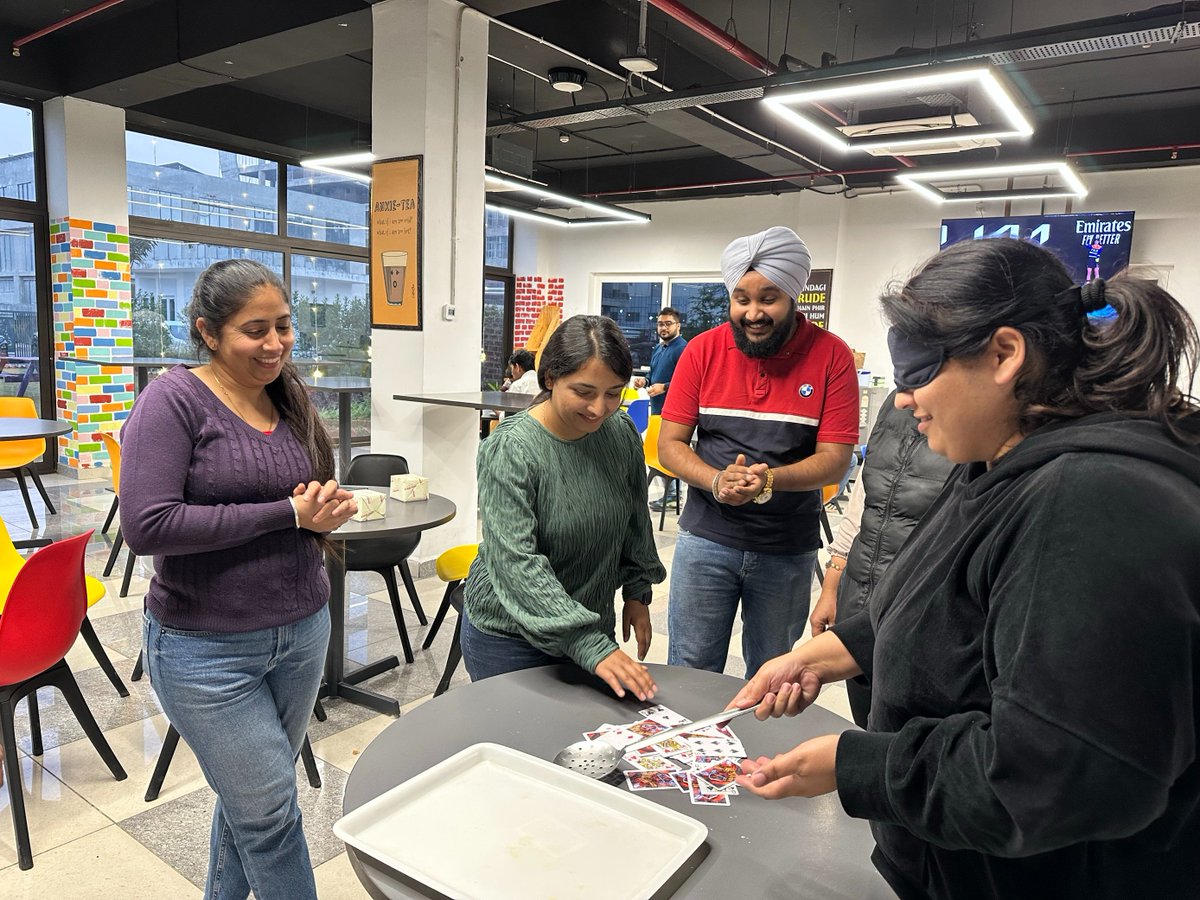 sdeievent's tweet photo. Every moment counts @smartDataIncLtd  From celebrating birthdays , work anniversaries , to recognizing employee achievements —we cherish the joy of our smarTians' milestones together. Here's to teamwork, growth, and unforgettable memories. #HappyMoments #TeamSpirit #RightMindset https://t.co/r043LWFfQo