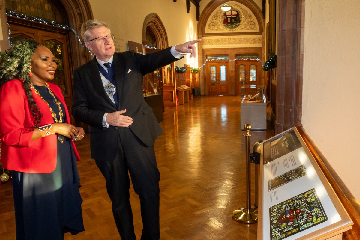 mayordcsdc's tweet photo. I was delighted to host the @citylordmayor Ald. Alastair King this morning in the Guildhall. It was an opportunity to build on the strong ties we already enjoy with the @cityoflondon and to discuss shared interests including the ongoing development of our RegTech proposition. https://t.co/tC6q8hc6yX