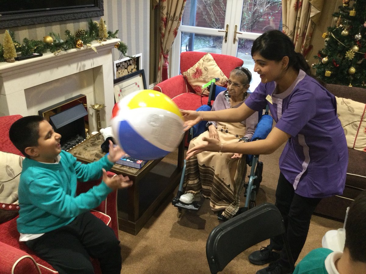 WoodlandsHarrow's tweet photo. Last week, some of our pupils visited Karuna Manor Care Home! We joined in a temple session, got creative with arts and crafts, and made some beautiful Christmas decorations with the residents. We can’t wait to visit again! #CommunitySpirit #MakingMemories #education #Inclusion https://t.co/djOgRLL1U8