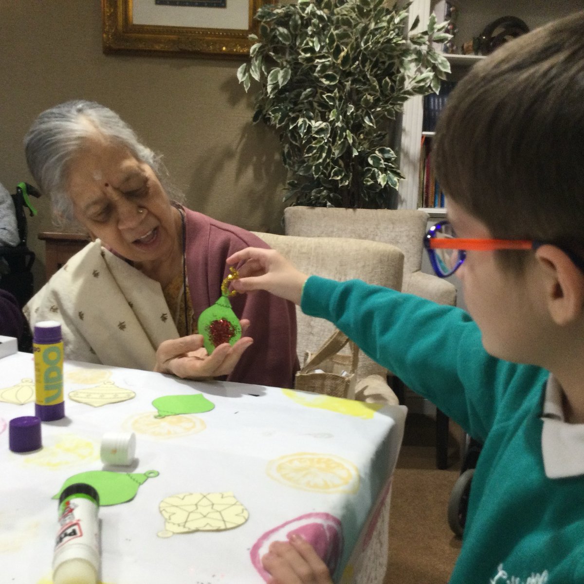 WoodlandsHarrow's tweet photo. Last week, some of our pupils visited Karuna Manor Care Home! We joined in a temple session, got creative with arts and crafts, and made some beautiful Christmas decorations with the residents. We can’t wait to visit again! #CommunitySpirit #MakingMemories #education #Inclusion https://t.co/djOgRLL1U8