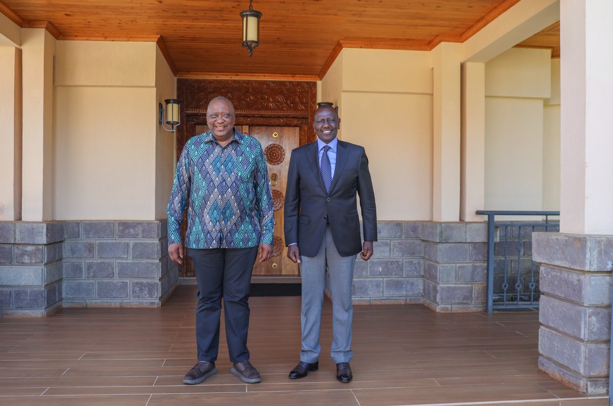 4thPresidentKE's tweet image. President William Ruto pays a courtesy call to former President Uhuru Kenyatta at his Gatundu home. The two leaders discussed issues of National interest.