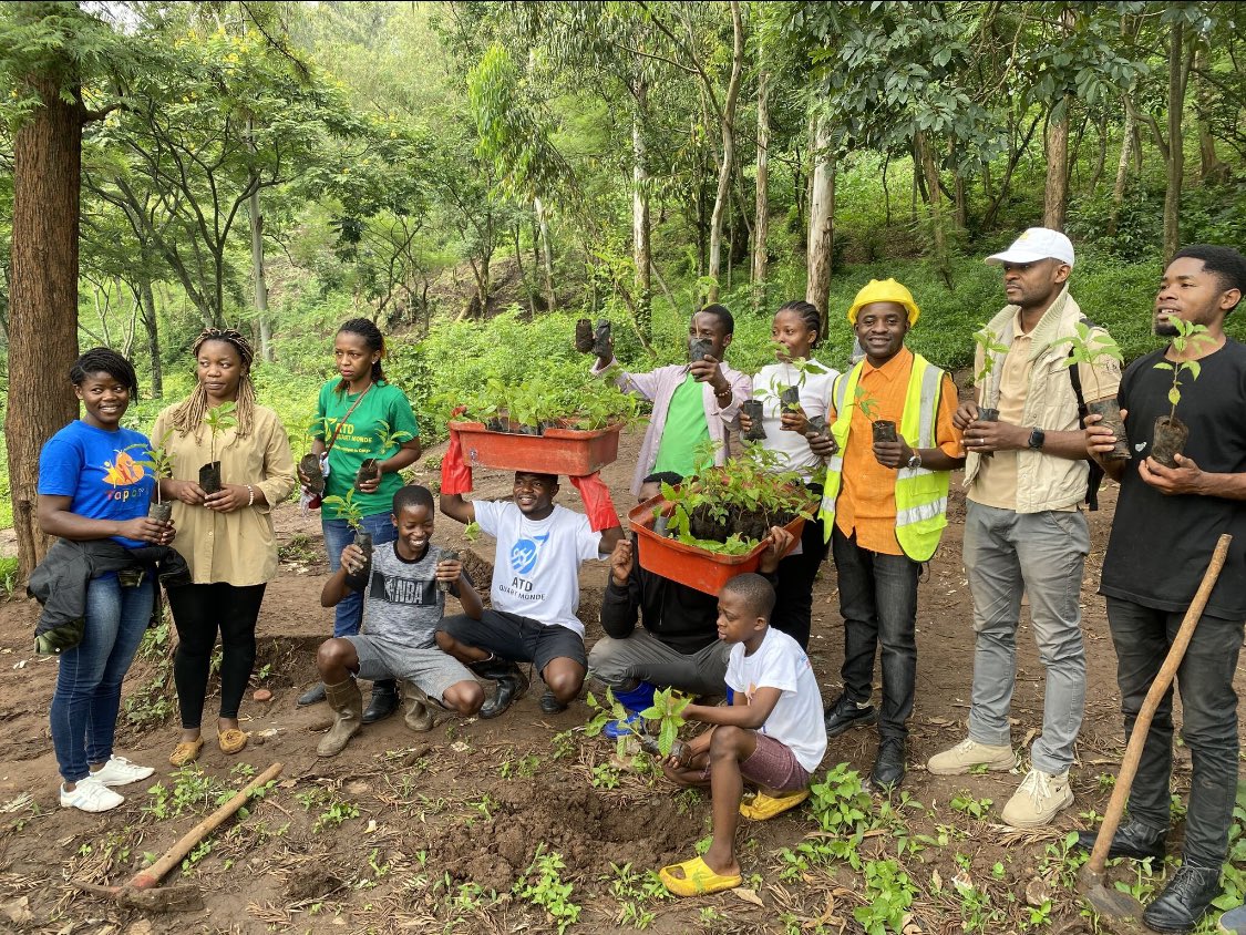 #AuxArbres #citoyens ! 
#Make our planète <a href="/Greta/">Greta Van Susteren</a> again 
# on n’a pas des #planètes 🌍B 
Si ce combat est perdu les autres n’ont aucune sens #ClimateJusticeAtTheICJ #GlobalEcoclimate #CatholicYouth #CYNESA #greenpeace #Agroecology  <a href="/CANZIM11/">Climate Action Network Zimbabwe (CANZIM)</a> <a href="/ClimateBen/">Ben See</a> <a href="/CJ4Africa/">Climate Justice for Africa</a> <a href="/CCNUCC/">ONU Climat</a> @Robert