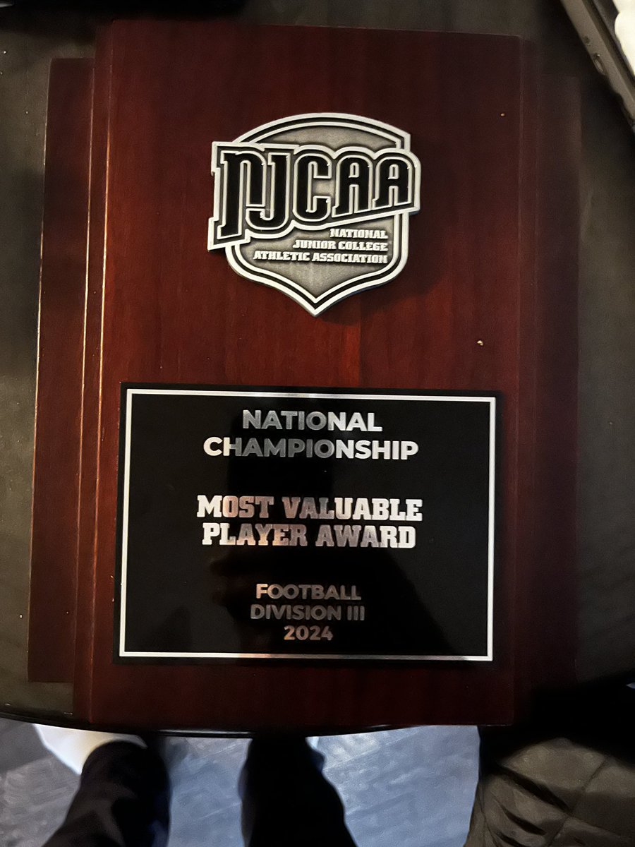 6'3 DL Darion Johnson tweet media