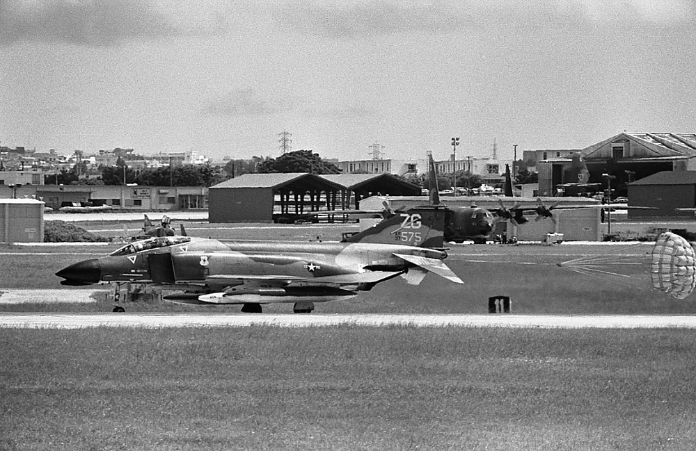 Reddevil0002's tweet image. 74-09-12       KADENA
F-4C  ZG37575(63-7575]
89-10   to AMARC