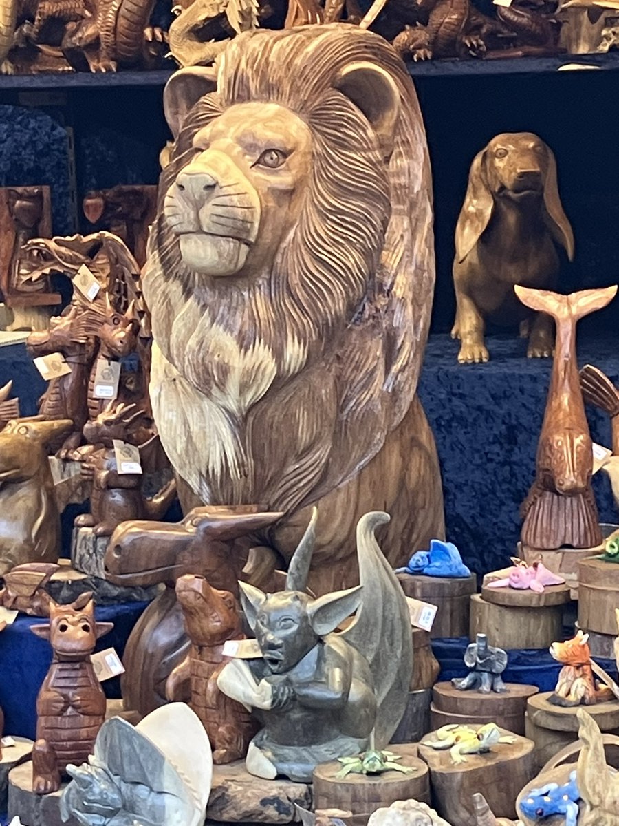 K6HolteEnd's tweet image. Saw this magnificent beast in the Leipzig Xmas market but a bit too big for my backpack to get home #avfc