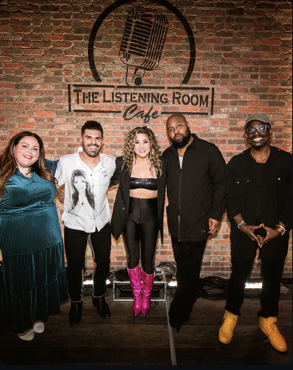 jamiefloydmusic's tweet photo. ❄️ Tomorrow Night - Show Alert! ❄️
There are still some tickets left to catch @ChrissyMetz @MattBloyd #chuckharmony #claudekelly & I for our last show of the year together!
📍Where: The Listening Room, Nashville, TN
🎁 When: Tomorrow night, Tuesday 12/10
✨Time: 6PM early show
🎟️: https://t.co/XMrPYuc6A1
Can't wait to see you there!
#tomorrow #livemusic #nashville #december #songwriter #singersongwriter #singers #concert #live
📸 Matt Leddo
