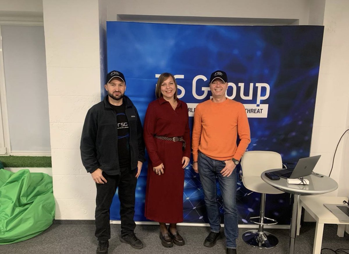 fsgroupexperts's tweet image. On Dec 4, FS Group & EBA discussed boosting #business resilience via #cybersecurity in our Odesa office.
Our CEO, Serhii Yevchuk, discussed FS Group's key areas of work and the aspects our team focuses on.
Together, we secure the future!🤝