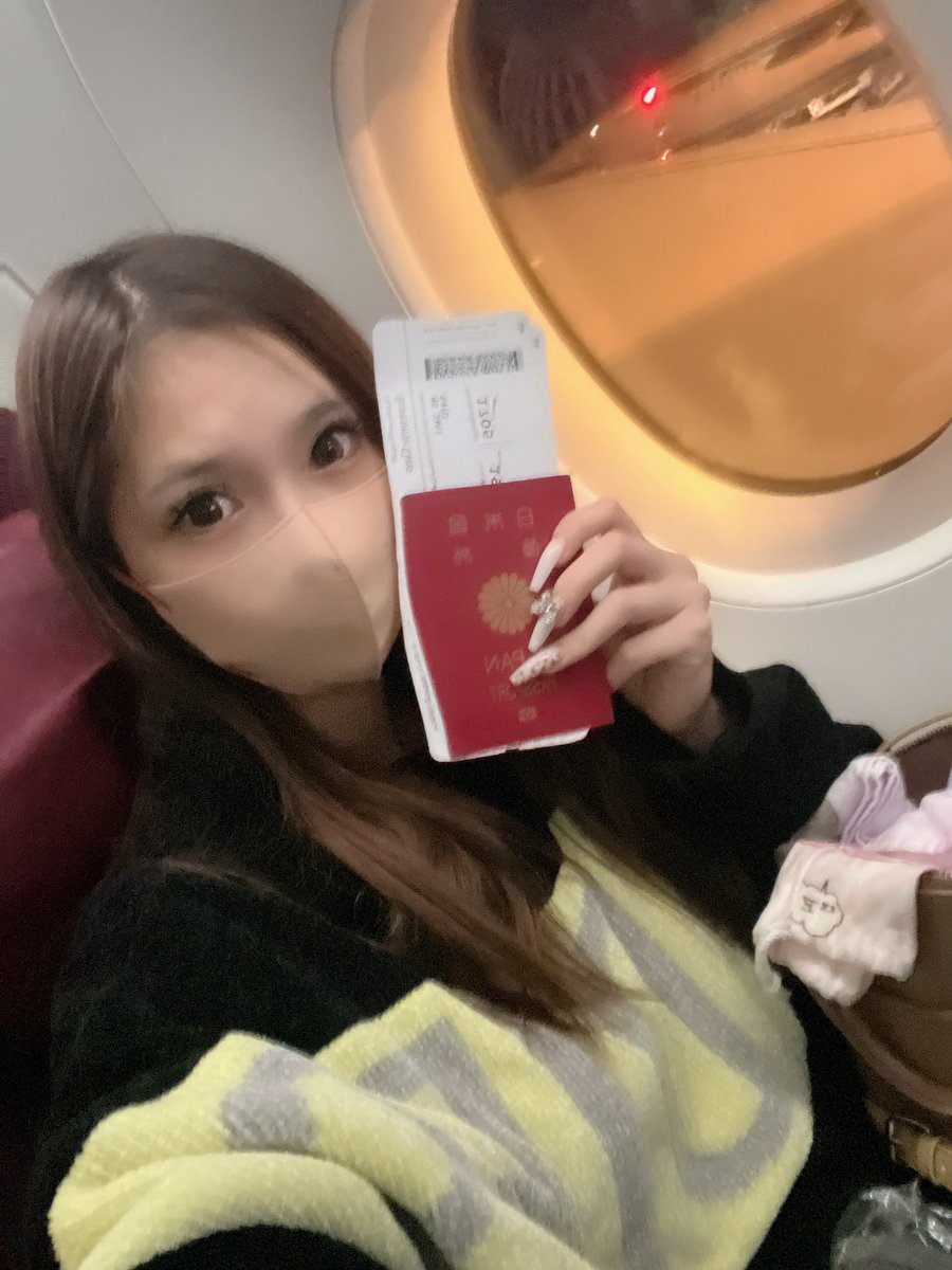 ばいび✈️🇯🇵

10日間お母さんと旅行いてくる😗
13時間と5時間の旅🫶
どこいくでしょーーーーーー🤍

ヒント！コロンビーヌ！笑