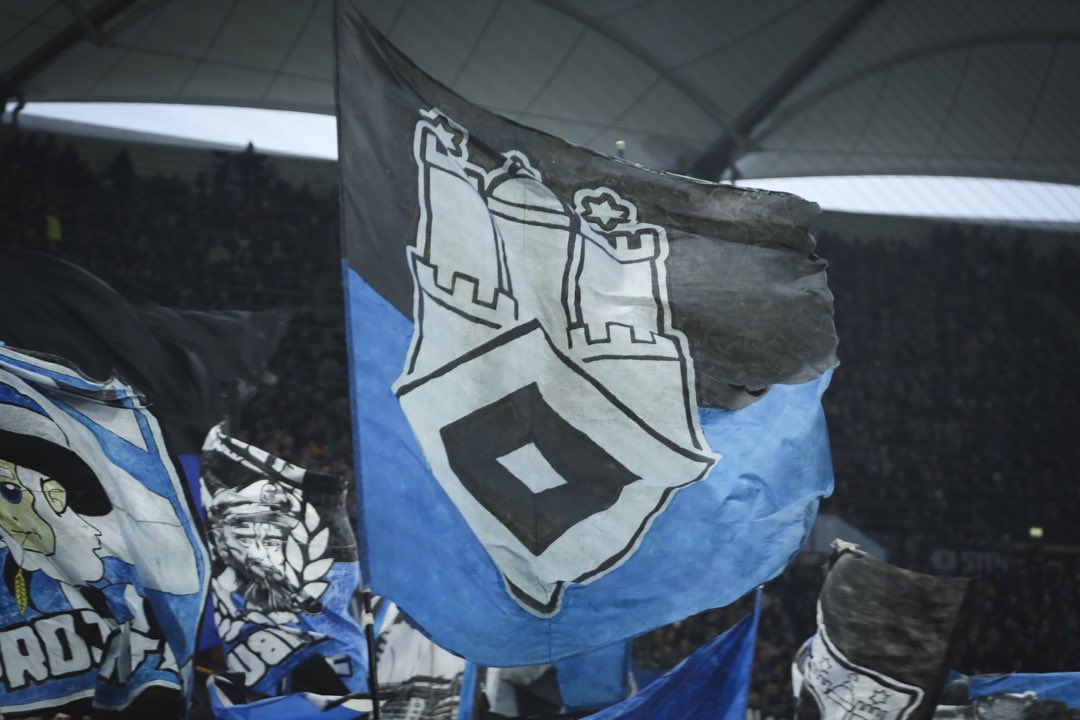 FotoMatze's tweet photo. Hamburger SV - SV Darmstadt 98 🔷

#hsvsvd #nurderHSV https://t.co/K1QuUtyhLM