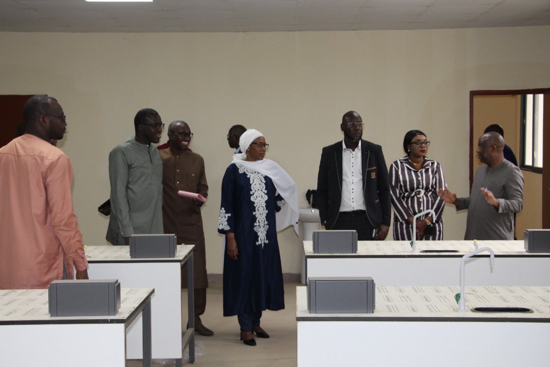 UCAD_Senegal's tweet photo. #INITIATIVE
Le #DMCEES du @mesrsenegal en visite des chantiers en construction

La délégation s’est rendue à la @FstUcad en passant par la #FSJP 

Bonne nouvelle !
Sur tous les chantiers, il ne reste que les équipements et quelques travaux
#ucad #kebetu #comdigitale #pedagogie https://t.co/OZOdFkwNhE