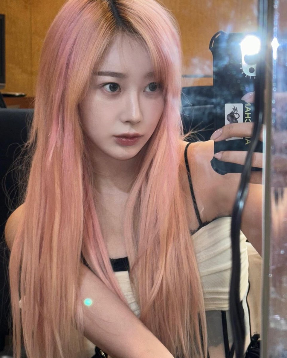 อยากให้จีเซลไว้ผมสีชมพูไปตลอดกาล