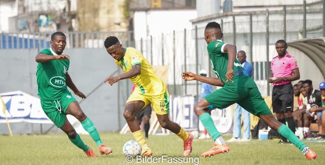 Kosi_foottalk's tweet photo. Nassara Kamakai laughed last in the goals spree derby at Mbappe Leppe
With 7goals between both Littoral clubs, the Brazilians of Bepanda had to succumb to Nassara Kamakai at last.
FT: Union Douala 4-3 Les Astres
📸 BilderFassung
#fecafoot #douala #derby #union #astres https://t.co/lAV5Kg30hX