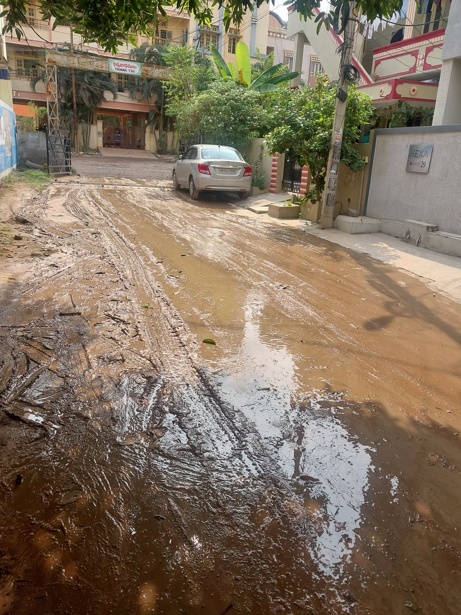 RRewagad's tweet photo. So many times we told you about this of drainage water leakage and bad road condition in manjira pipeline road chandanagar @CommissionrGHMC @GHMCOnline @INCIndia @TelanganaCMO @Dc21Ghmc please take coverage of this developed Hyderabad city's road @THHyderabad @timesofindia https://t.co/jz8ch5164D