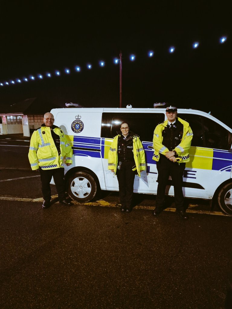 St.Helier Town Police Unit tweet media