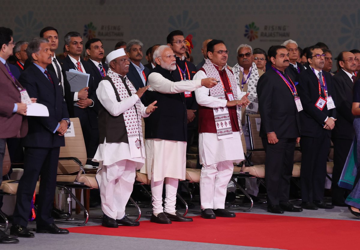 आज देश के माननीय प्रधानमंत्री श्री <a href="/narendramodi/">Narendra Modi</a> ने जयपुर में राइजिंग राजस्थान ग्लोबल इन्वेस्टमेंट समिट-2024 का शुभारंभ किया।

इस दौरान मुख्यमंत्री श्री <a href="/BhajanlalBjp/">Bhajanlal Sharma</a>, राज्यपाल श्री हरिभाऊ किसनराव बागड़े सहित पार्टी के अन्य वरिष्ठ नेता, देश एवं विदेश के कई दिग्गज उद्योगपति
