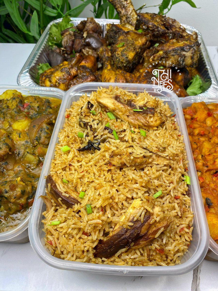 Gretesetukudo's tweet photo. I’ve been cooking for this client for the past 2months and he has referred about 4 of his friends to patronize me too🥺🥺God bless Him 
he orders every Thursday and I deliver on Fridays
Here’s what I made for him last week
His protein platter this week had Fried Goatmeat, Grilled croacker fish and grilled chicken 
The coconut rice is my highlight for this week, I used coconut milk to cook this cause I juiced the coconut with my juicer instead of blending, the rice was so milky and creamy🙈🙈
📍Abuja