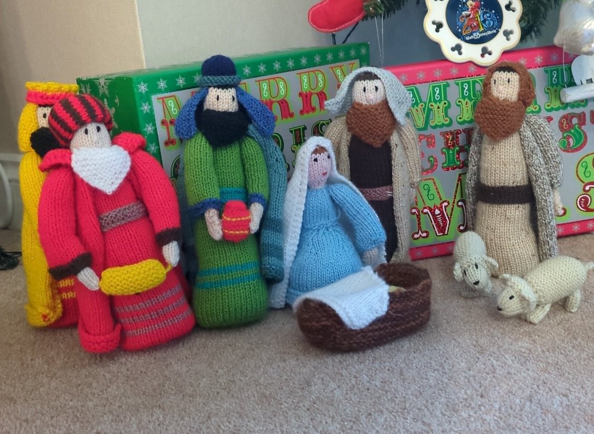 Wishing everyone a good week! 
The knitted nativity scene is all set up and waiting for baby Jesus. Knitted many years ago by my lovely mother in law who we sadly lost this year.  ❤️