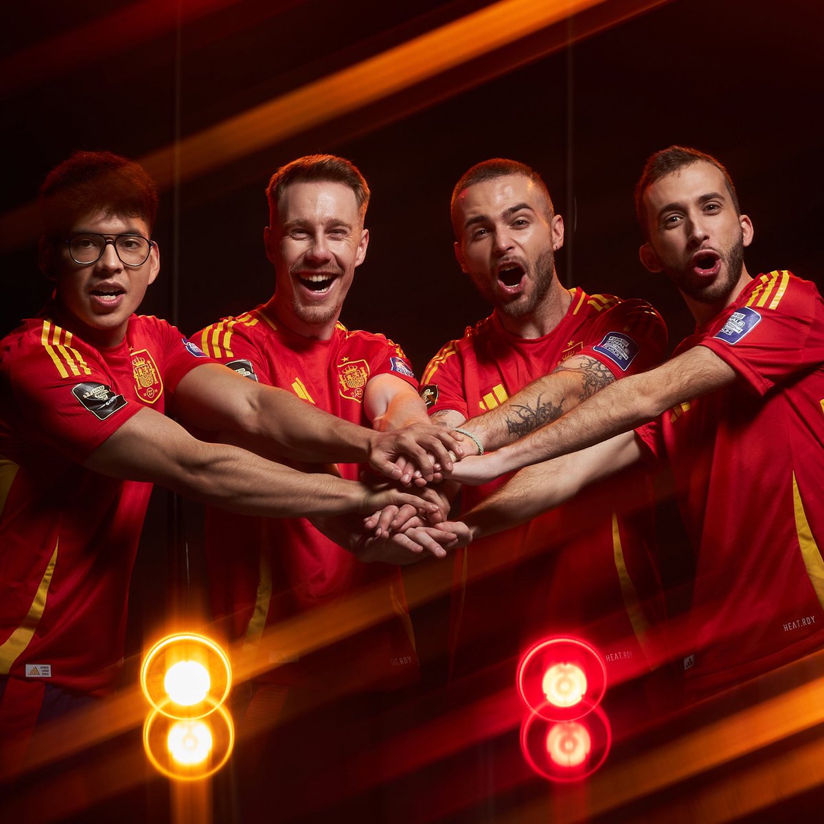 🚨 Finales World Cup <a href="/FIFAe/">FIFAe</a> #efootball 

Hoy: 
11:00h 🇪🇸 🇮🇳
11:30h 🇫🇷 🇪🇸
12:00h 🇪🇸 🇵🇱

Directo en twitch <a href="/esefutbol/">eSelección Española ⚽ eSports</a>

#VamosEspaña