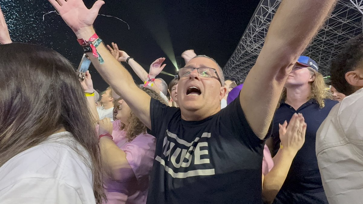 SGarde67's tweet photo. Dave @Panch09 seemed to enjoy himself @museband in Abu Dhabi last night! Another Stockport lad having the time of his life 🎸🥁. Thanks @MattBellamy Dom and Chris - we had a blast ❤️ https://t.co/cKA2r0W3rE