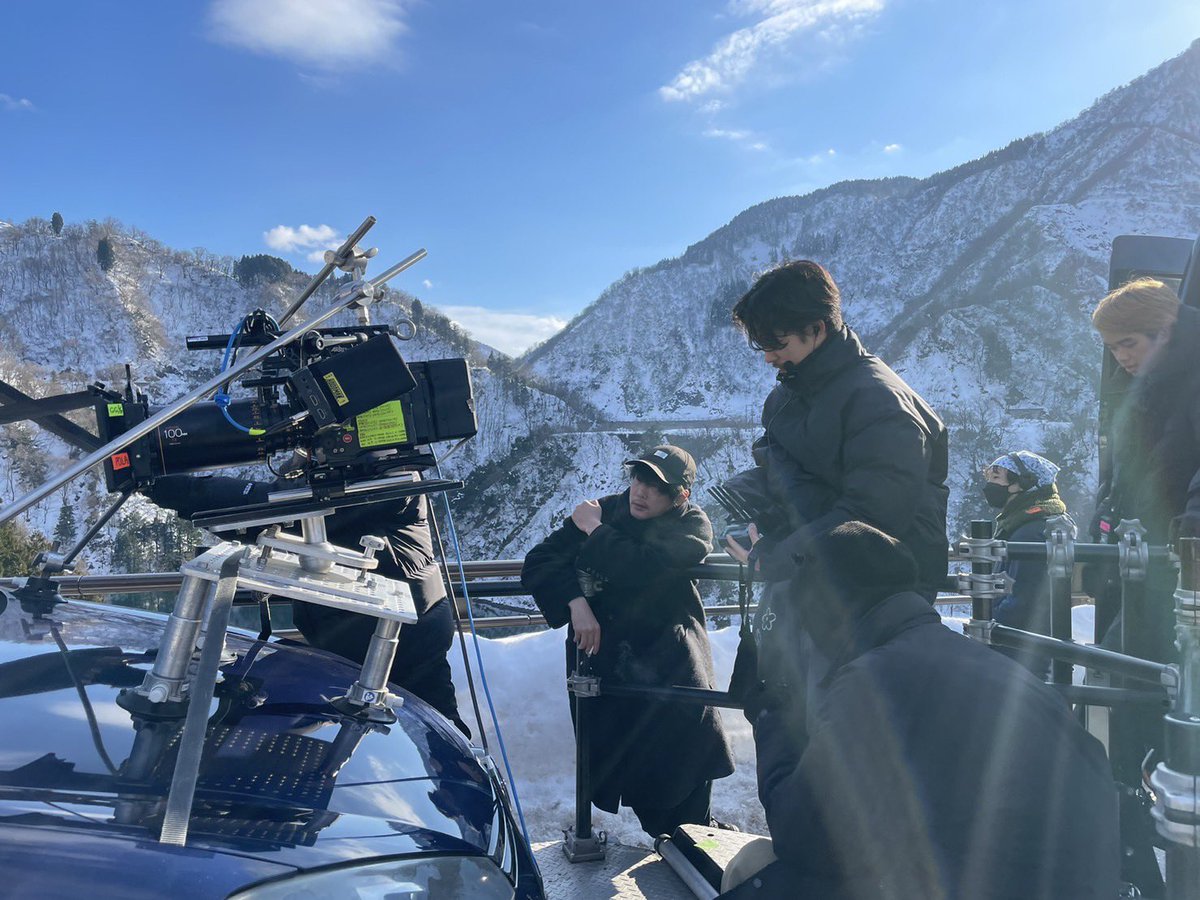 toyamalocation's tweet photo. ✯── #映画正体 絶賛公開中 ──✯

　#富山ロケーションマップ は
　以下の劇場・施設で配布中です໒꒱ ⡱

⋘ 12月に追加あり⋙
https://t.co/zw5LK9vXAu

撮影半年前からロケハンを何度も重ね
決定した各ロケ地のエピソードに加え
#藤井道人 監督の特別インタビューも
お楽しみください🤍𓈒𓂂𓏸 https://t.co/4ryA3dw1Lx