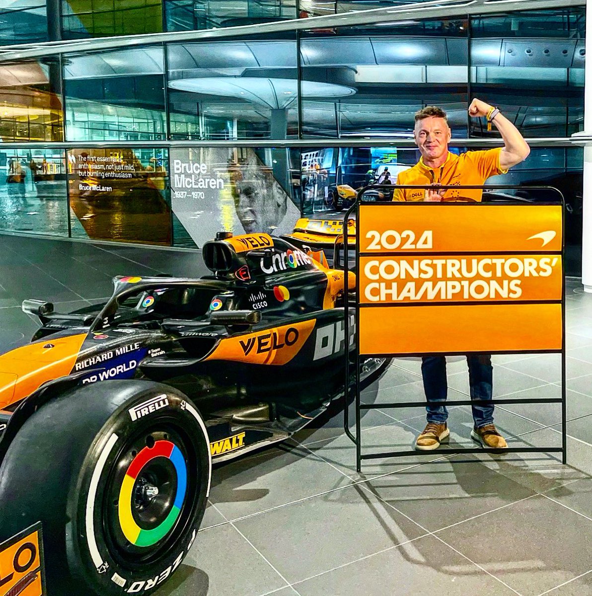McLarenSte's tweet image. All those difficult years, hardly any sponsors , everyone supporting other teams, we stayed loyal, followed the team around, made banners &amp;amp; flags, never gave up believing in @McLarenF1 &amp;amp; we finally did it! #TeamLikeNoOther #FansLikeNoOther  🏆🥂🍾🎉