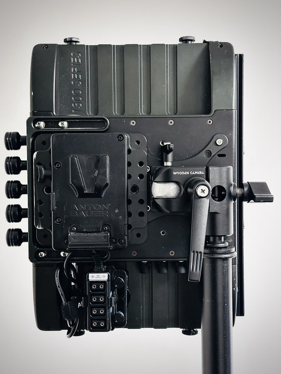 o_nori_0105's tweet photo. WoodenCameraのVESA
バッテリープレートが干渉するのでスペーサーで対応
Upgrade Innovations欲しかったけど高すぎ...
純正VESAが縦型もできるよう設計してくれてたらなぁ
今年はBlack Fridayで散財した💸
#woodencamera
#smallhd
#vesa https://t.co/2KY5W2Gwjz