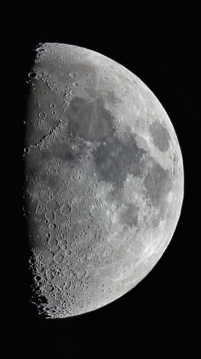 zeta_orionis3's tweet photo. 今宵の月🌓
あわてて遊星號を出しましたが、海王星食は見えませんでした😅
#イマツキ #SC001 https://t.co/0JgZf1CSzF