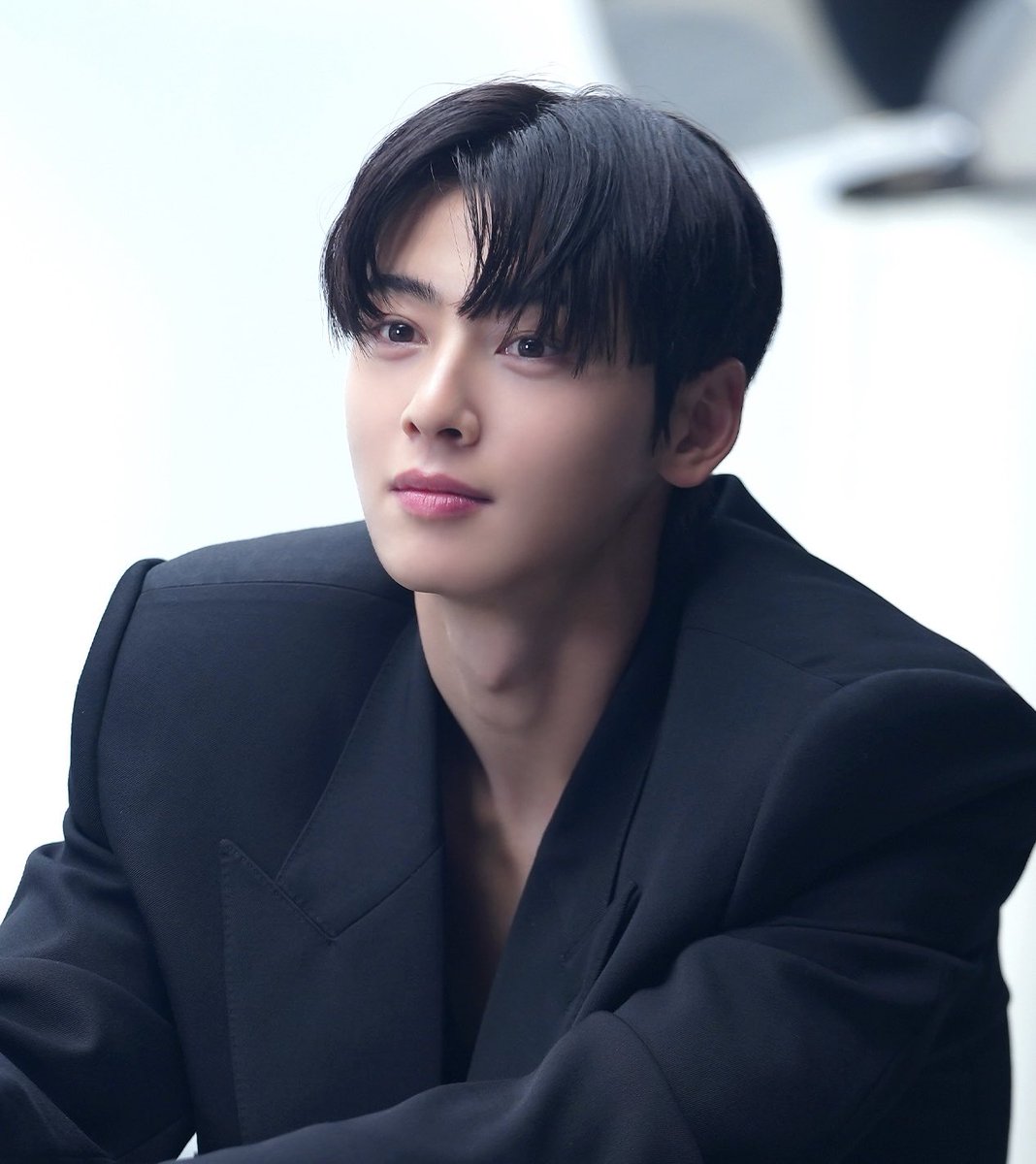 eunwoo_minwoo's tweet photo. 私らの推しは今日もキラキラしてる…🤩

#CHAEUNWOO #チャウヌ #차은우 https://t.co/a471JmjbDZ