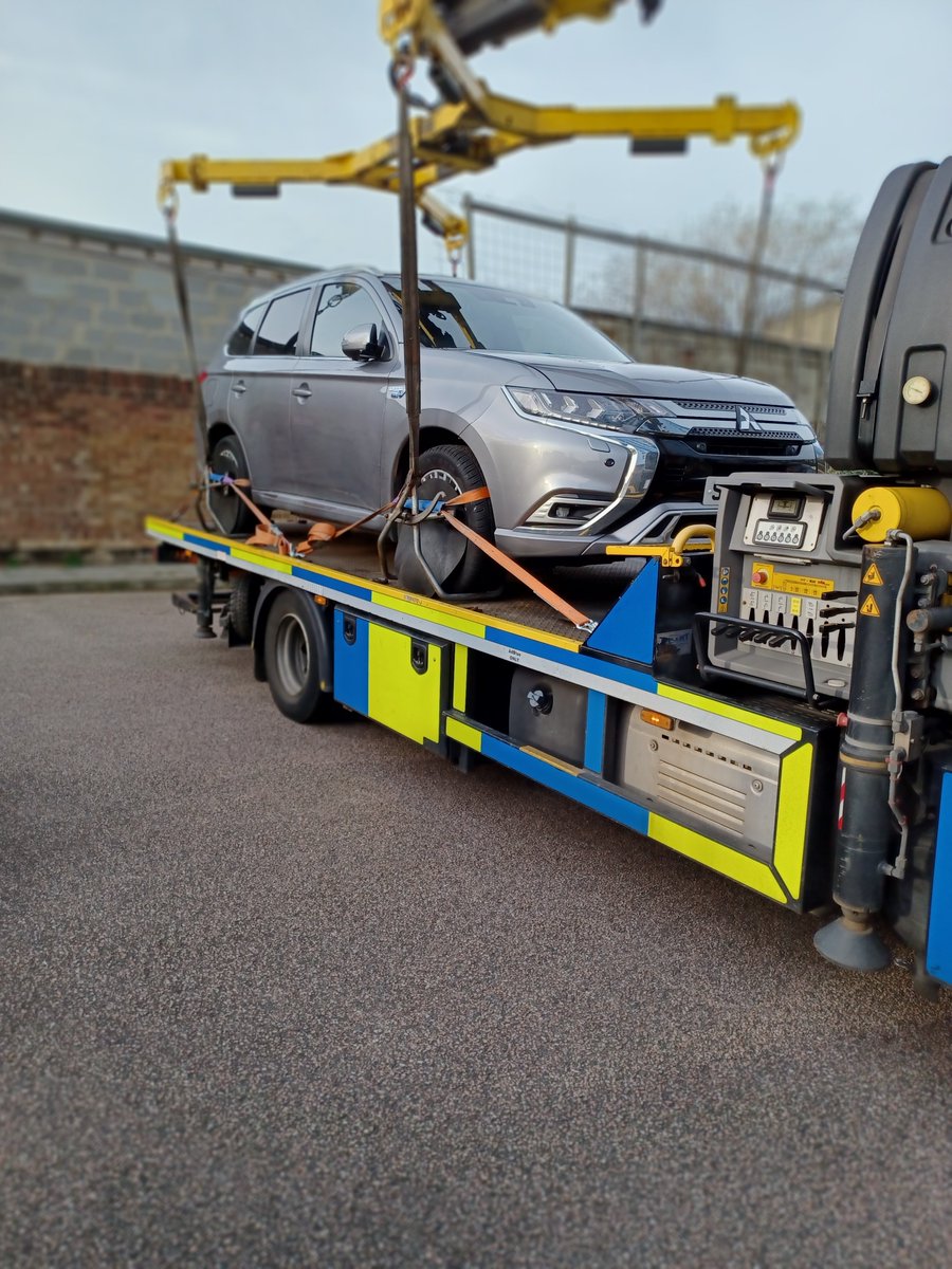 MPSNewham's tweet image. Great work by #GreenStreet &amp;amp; #Plaistow officers over the weekend who during their hotspot patrols identified a stolen vehicle which has now been recovered. #CommunityCrimeFighting